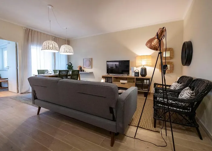 Moonrise Flat アパート アルジェズール