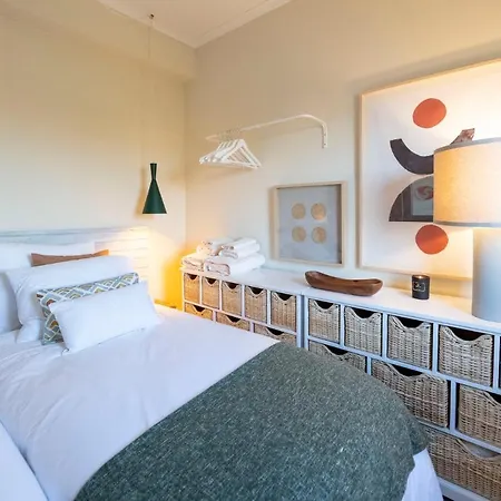 Moonrise Flat 알제주르